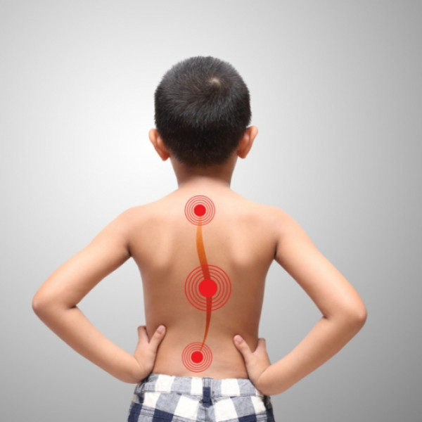 Cum să previi afecțiunile de coloană vertebrală la copii