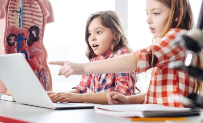 De ce ne este frică de ora de educaţie sexuală în şcoli?
