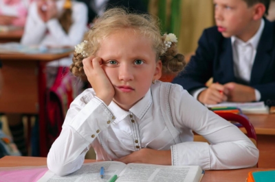 De ce copiii nu ar trebui să stea liniştiti în clasă