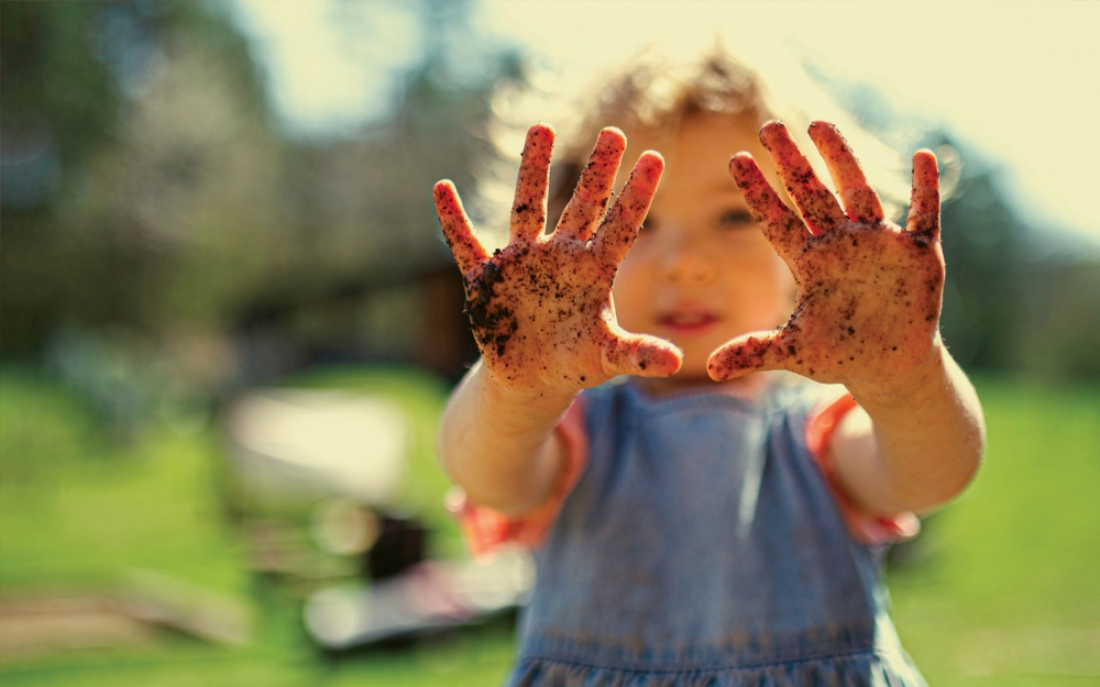 Microbii de la grădiniță sau creșă și bolile copilului: ce trebuie să știm și cum îi influențează imunitatea - sfatul pediatrilor.