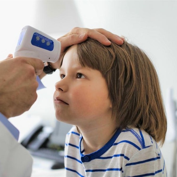 Ce virusi iau copiii de la gradinita? Simptome, transmitere si perioada in care pot imbolnavi alti copii