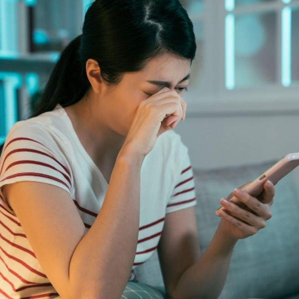 Retelele sociale sunt asociate cu un risc crescut de depresie in randul adolescentilor