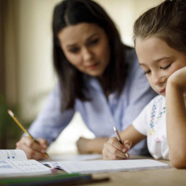 Specialiștii avertizează: Tot mai mulți copii au dificultăți de vorbire și citire