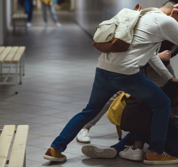 Bullying, violență și discriminare: Serialul Generația Alpha, lansat în Moldova