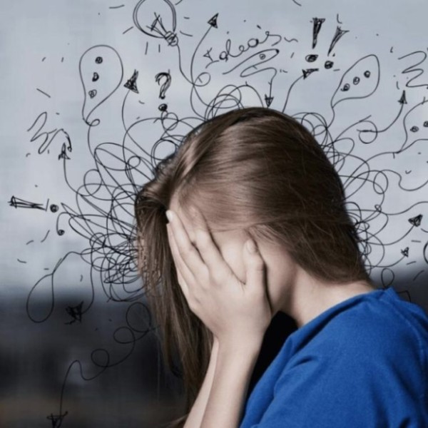 Cu ce probleme emoționale se confruntă adolescenții zilelor noastre?