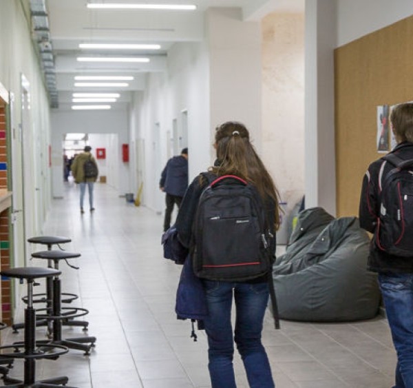 Educația sexuală în școlile din R. Moldova: Ce se predă, de fapt, și ce este fals