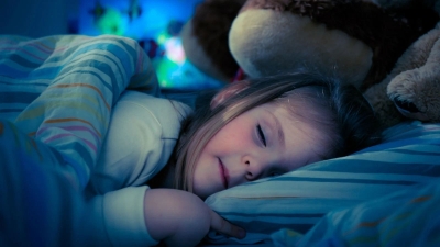 Ghid de somn pentru copil pe vârste: sfaturi utile pentru părinți de la pediatru