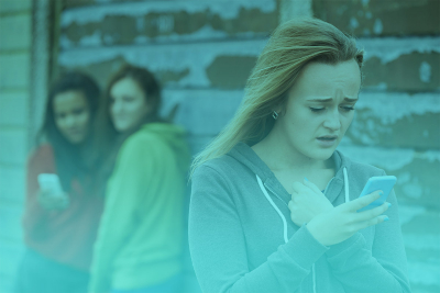 Cyberbullying-ul, asociat cu stres post-traumatic la adolescenți