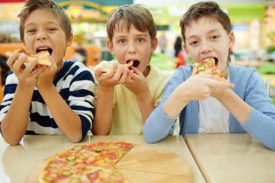 Învață cum să recunoști tulburările de alimentație la adolescenți și cum să-i ajuți eficient
