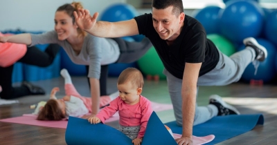 Fitness în familie – De ce este important să încurajăm copiii să facă sport?