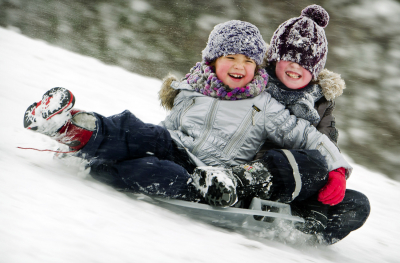 Elevii intră în vacanța de iarnă: Recomandări pentru părinți și copii