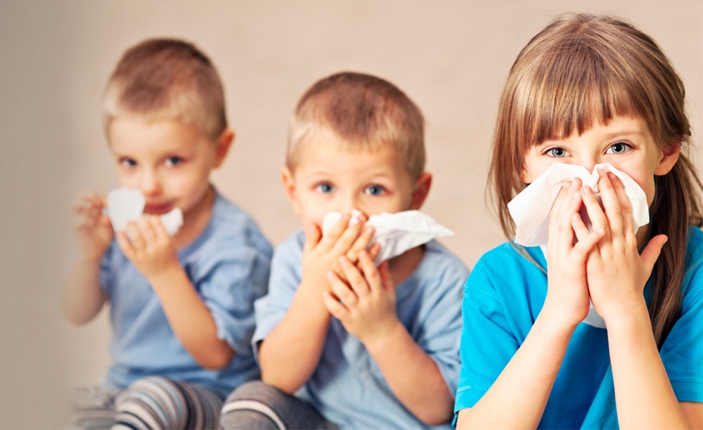 Norovirus în colectivități. Când ții copilul acasă și cum previi transmiterea în grădiniță și la școală